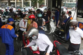 Giá xăng RON 92 giảm về mức hơn 23.500 đồng từ chiều 30/9 