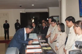 Thủ tướng Samdech Hun Sen đăng ký tham dự phiên họp. (Nguồn: Cơ quan thường trú TTXVN tại Phnom Penh)