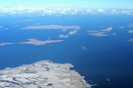 Một trong bốn hòn đảo thuộc quần đảo Nam Kuril do Nga kiểm soát và được gọi là Vùng lãnh thổ phương Bắc theo cách gọi của Nhật Bản. (Nguồn: AP/TTXVN)