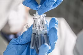 Vắcxin COVID-19 do Công ty Biotec (CNBG) thuộc Tập đoàn dược phẩm Sinopharm bào chế. (Ảnh: THX/TTXVN)