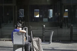 Dịch COVID-19 làm gián đoạn dịch vụ chăm sóc sức khỏe tâm thần. (Ảnh: THX/TTXVN)