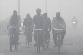 Khói mù ô nhiễm bao phủ Amritsar, Ấn Độ. (Ảnh: AFP/TTXVN)