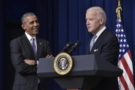 Ông Barack Obama (trái), lúc đương nhiệm Tổng thống Mỹ và ông Joe Biden khi còn là Phó Tổng thống. (Ảnh: AFP/TTXVN)