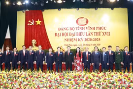 Các lãnh đạo Đảng, Nhà nước và lãnh đạo tỉnh Vĩnh Phúc tại Đại hội. (Ảnh: Hoàng Hùng/TTXVN)