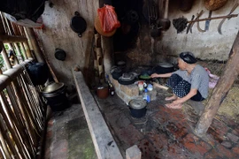 Không gian bếp truyền thống ở Đường Lâm. (Ảnh: Thanh Hà/TTXVN)