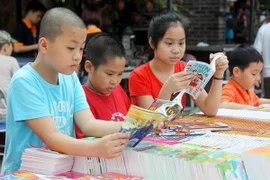 Năm tựa sách văn học và truyện tranh bán chạy trong tháng 11 