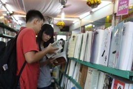 Xử lý hơn 300 xuất bản phẩm vi phạm trong 11 tháng năm 2014