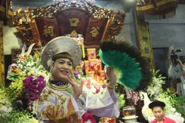 Sinh hoạt tín ngưỡng thờ Mẫu: Cần biện pháp quản lý thống nhất 