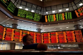 Chứng khoán thế giới "đỏ sàn" vì căng thẳng tại Ukraine