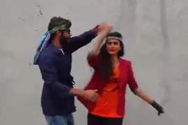 Sáu thanh niên Iran bị phạt tù vì quay video nhảy bài "Happy"