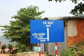 [Video] Cần giải pháp chống ách tắc tại cửa khẩu La Lay