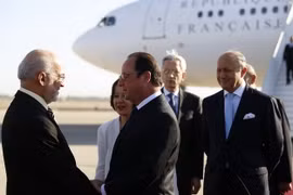Tổng thống Pháp Hollande ủng hộ chính quyền mới của Iraq