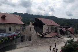 Động đất mạnh tại Philippines, không có cảnh báo sóng thần