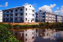 Một góc khu nhà ở công vụ của khu công nghiệpkhí-điện -đạm Cà Mau đang được hoàn thiện. (Ảnh: Văn Khánh-TTXVN)