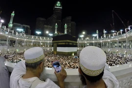 Tín đồ đạo Hồi “selfie” ở Mecca khiến các giáo sỹ nổi giận