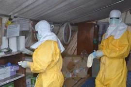[Video] IMF bị chỉ trích gián tiếp góp phần vào sự lây lan của Ebola 