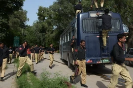 Người biểu tình chống chính phủ Pakistan tiến vào "Vùng Đỏ"