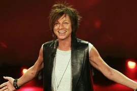 Ca sỹ hát bài "Mùa Hè Italy" bị điều tra vì trốn thuế