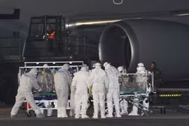 WHO: Vẫn tồn tại nguy cơ lây lan virus Ebola ra ngoài Tây Phi