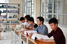 Hà Nội: Trao học bổng “Canon - Chắp cánh nhân tài 2014”