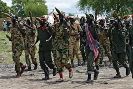 Các phe phái đối địch Nam Sudan ký thỏa thuận hòa bình