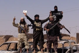 IS tấn công mỏ dầu chiến lược Al-Shaer ở miền Trung Syria