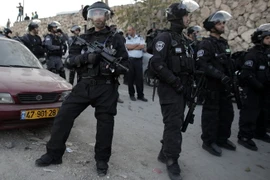 Israel bắt đầu hành động đáp trả các vụ tấn công của Palestine