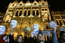 Người dân Hungary tiếp tục biểu tình phản đối chính phủ