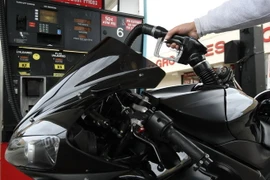 Giá dầu châu Á biến động trái chiều trước thềm cuộc gặp OPEC