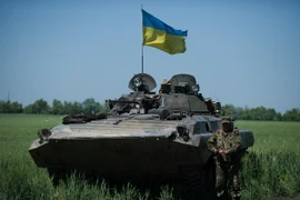 Nga ngăn chặn 2 xe tăng Ukraine xâm nhập biên giới