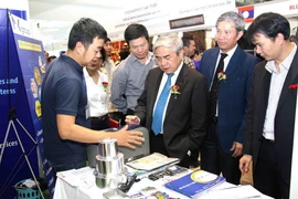 10 gian hàng Việt Nam tham dự Hội chợ Công nghệ Lào 2014