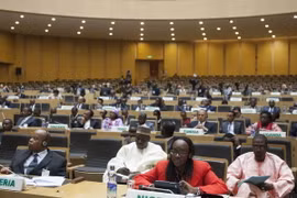 Liên minh châu Phi kêu gọi dỡ bỏ lệnh cấm đi lại vì Ebola