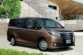 Hãng Toyota giới thiệu mẫu Voxy và Noah thế hệ mới