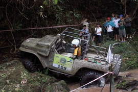 [Photo] Giải đua ôtô địa hình Việt Nam RFC 2014