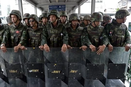 [Video] Thái Lan biểu tình phản đối đảo chính quân sự