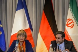 Thứ trưởng Ngoại giao Iran Abbas Araqchi (phải) tại vòng đàm phán hạt nhân giữa Iran và nhóm P5+1 ở Montreux, Thụy Sỹ ngày 5/3 vừa qua. (Ảnh: AFP/TTXVN)