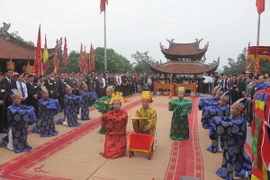 Đoàn đại biểu kiều bào về nước dự lễ Giỗ Tổ Hùng Vương