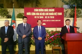 Đại sứ Việt Nam tại Algeria Vũ Thế Hiệp phát biểu tiệc chiêu đãi. (Ảnh: Nguyễn Quang Hồng/Vietnam+)