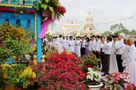 Hơn 80.000 người dự Đại Lễ Đức Chí Tôn ở Hội thánh Cao Đài 