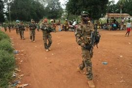 Binh sỹ Pháp tuần tra tại khu vực phía bắc Bangui ngày 25/9 vừa qua. (Ảnh: AFP/TTXVN)