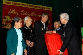 Tổng Bí thư dâng hương tại khu di tích Thành cổ Quảng Trị