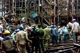 Sập giàn giáo ở Vũng Áng: 14 người chết, 2 người còn mắc kẹt