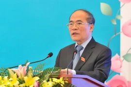 Chủ tịch Quốc hội gặp mặt các nữ nghị sỹ và lãnh đạo nữ