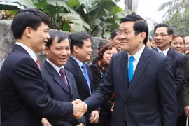 Chủ tịch nước tặng quà gia đình chính sách tại Hà Nam