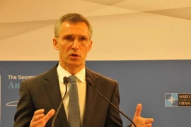 Tổng Thư ký NATO: Chỉ không kích thì không đủ để đánh bại IS