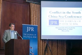 Học giả quốc tế thảo luận về Biển Đông và đường lưỡi bò