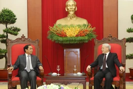 Tổng Bí thư Nguyễn Phú Trọng tiếp ông Bounthong Chitmany, Ủy viên Bộ Chính trị, Bí thư Trung ương Đảng, Trưởng Ban Kiểm tra Trung ương Đảng Nhân dân Cách mạng Lào, Tổng Thanh tra Chính phủ nước Cộng hòa Dân chủ Nhân dân Lào. (Ảnh: Phương Hoa/TTXVN)