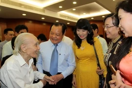 TP.HCM: Luôn trân trọng sự đóng góp của giới văn nghệ sỹ