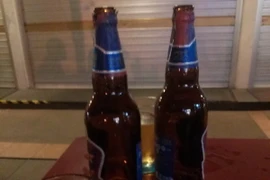 Đa số dân Singapore ủng hộ luật cấm uống rượu nơi công cộng