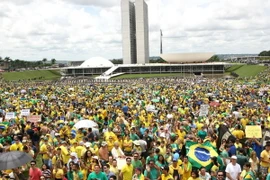 Người Brazil giận dữ vì bê bối tham nhũng và kinh tế trì trệ